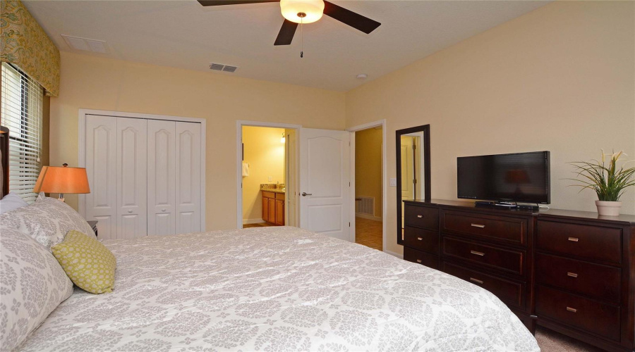 DAVENPORT, Florida 33896, 6 Bedrooms Bedrooms, ,6 BathroomsBathrooms,Residential,For Sale,MOON VALLEY,0,MFRS5154133