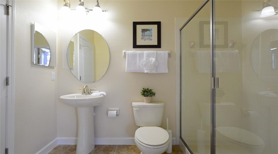 DAVENPORT, Florida 33896, 6 Bedrooms Bedrooms, ,6 BathroomsBathrooms,Residential,For Sale,MOON VALLEY,0,MFRS5154133