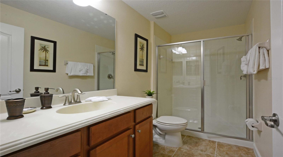 DAVENPORT, Florida 33896, 6 Bedrooms Bedrooms, ,6 BathroomsBathrooms,Residential,For Sale,MOON VALLEY,0,MFRS5154133