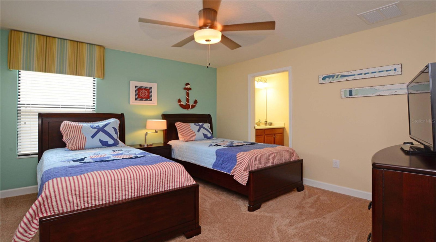 DAVENPORT, Florida 33896, 6 Bedrooms Bedrooms, ,6 BathroomsBathrooms,Residential,For Sale,MOON VALLEY,0,MFRS5154133