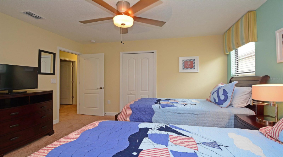 DAVENPORT, Florida 33896, 6 Bedrooms Bedrooms, ,6 BathroomsBathrooms,Residential,For Sale,MOON VALLEY,0,MFRS5154133