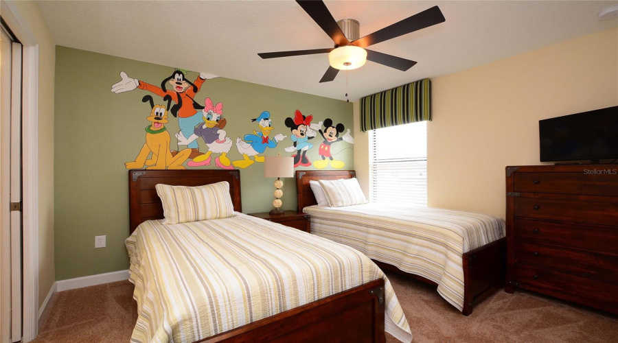 DAVENPORT, Florida 33896, 6 Bedrooms Bedrooms, ,6 BathroomsBathrooms,Residential,For Sale,MOON VALLEY,0,MFRS5154133