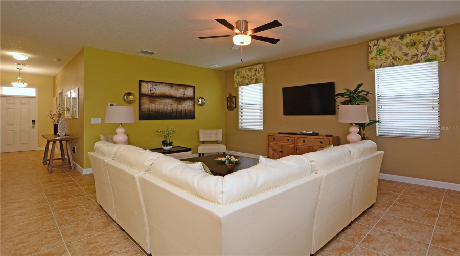 DAVENPORT, Florida 33896, 6 Bedrooms Bedrooms, ,6 BathroomsBathrooms,Residential,For Sale,MOON VALLEY,0,MFRS5154133