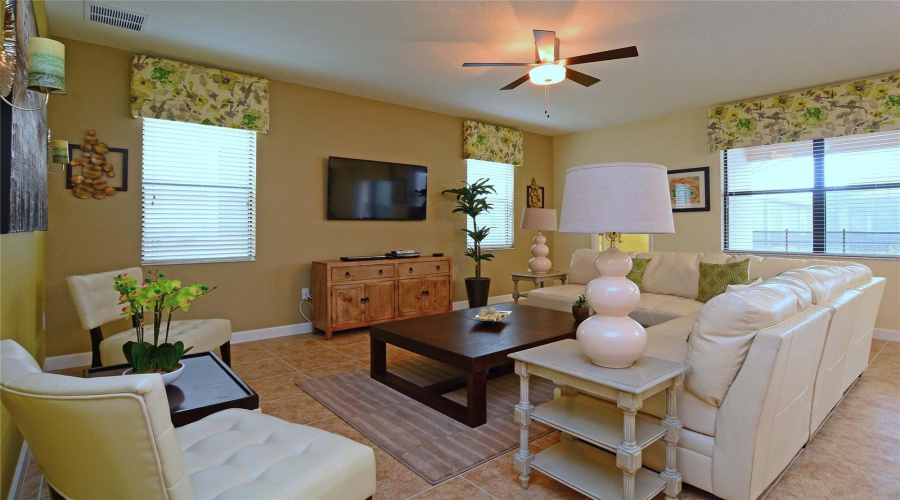 DAVENPORT, Florida 33896, 6 Bedrooms Bedrooms, ,6 BathroomsBathrooms,Residential,For Sale,MOON VALLEY,0,MFRS5154133