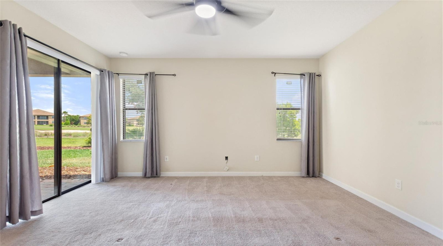 DAVENPORT, Florida 33896, 3 Bedrooms Bedrooms, ,3 BathroomsBathrooms,Residential,For Sale,PALMETTO DUNES,0,MFRS5148575