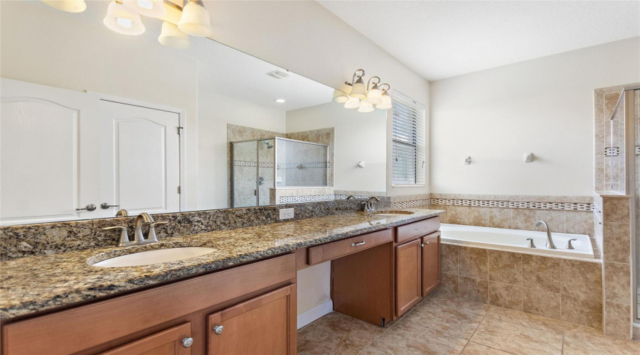 DAVENPORT, Florida 33896, 3 Bedrooms Bedrooms, ,3 BathroomsBathrooms,Residential,For Sale,PALMETTO DUNES,0,MFRS5148575