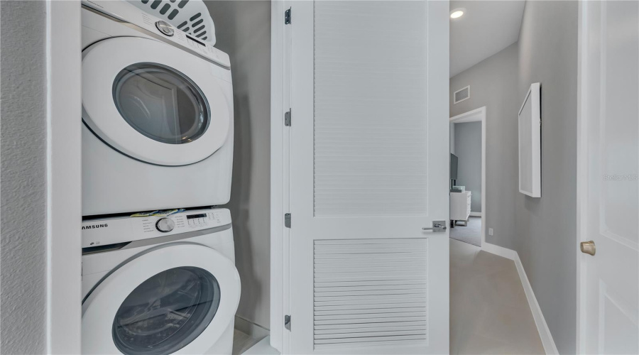 KISSIMMEE, Florida 34747, 5 Bedrooms Bedrooms, ,4 BathroomsBathrooms,Residential,For Sale,SANDY RIDGE,0,MFRG5115349