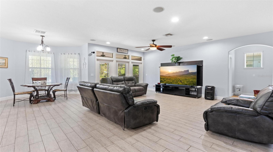 Davenport, Florida 33837, 4 Bedrooms Bedrooms, ,3 Bathroomsbathrooms,Residential,For Sale,Lexington,0,Mfro6421070