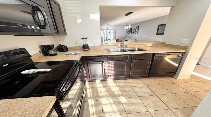 KISSIMMEE, Florida 34746, 2 Bedrooms Bedrooms, ,1 BathroomBathrooms,Residential,For Sale,SEAVIEW CASTLE,0,MFRS5154157