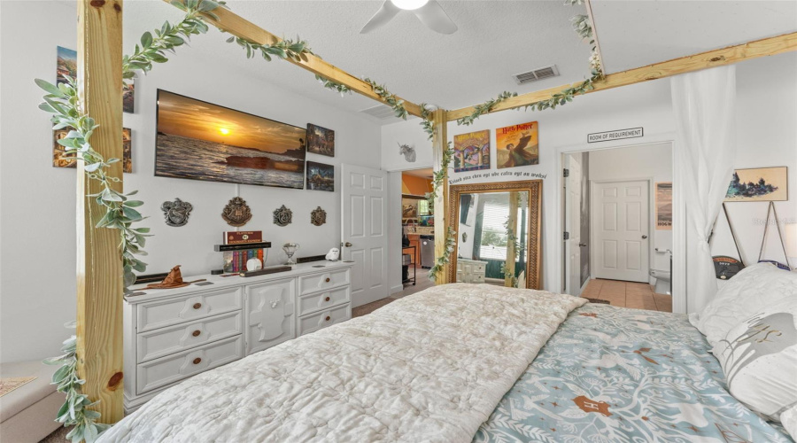 ORLANDO, Florida 32836, 3 Bedrooms Bedrooms, ,2 BathroomsBathrooms,Residential,For Sale,LEELAND ARCHER,0,MFRO6426544