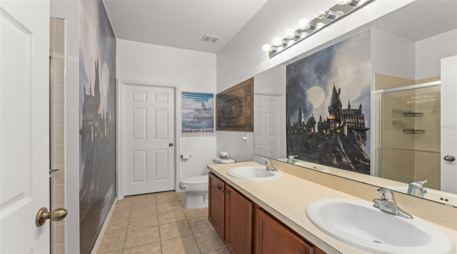 ORLANDO, Florida 32836, 3 Bedrooms Bedrooms, ,2 BathroomsBathrooms,Residential,For Sale,LEELAND ARCHER,0,MFRO6426544