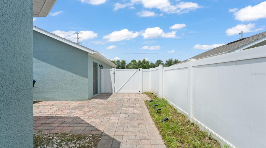 Orlando, Florida 32836, 3 Bedroom Bedrooms, ,2 Bathroombathrooms,Residential,For Sale,Leeland Archer,0,Mfro6426544