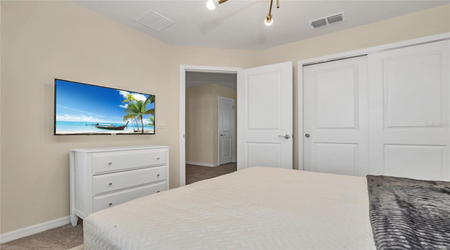DAVENPORT, Florida 33897, 7 Bedrooms Bedrooms, ,5 BathroomsBathrooms,Residential,For Sale,SUMMER,0,MFRO6383749