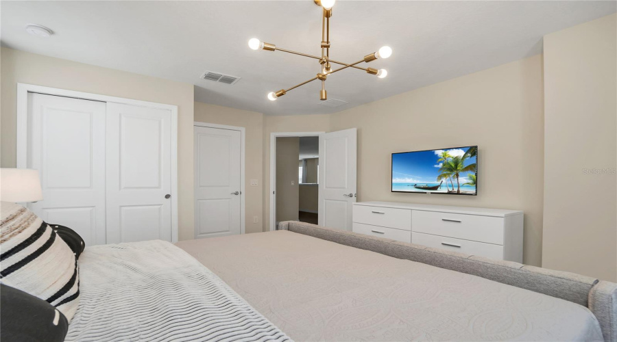DAVENPORT, Florida 33897, 7 Bedrooms Bedrooms, ,5 BathroomsBathrooms,Residential,For Sale,SUMMER,0,MFRO6383749