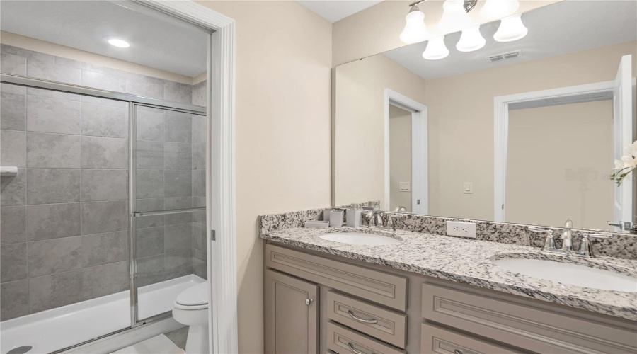 DAVENPORT, Florida 33897, 7 Bedrooms Bedrooms, ,5 BathroomsBathrooms,Residential,For Sale,SUMMER,0,MFRO6383749