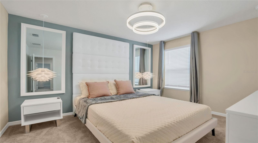 DAVENPORT, Florida 33897, 7 Bedrooms Bedrooms, ,5 BathroomsBathrooms,Residential,For Sale,SUMMER,0,MFRO6383749