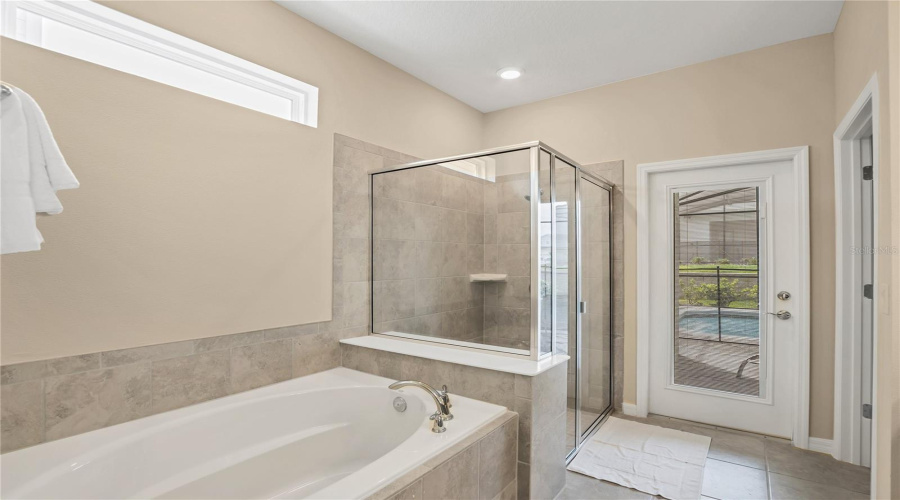 DAVENPORT, Florida 33897, 7 Bedrooms Bedrooms, ,5 BathroomsBathrooms,Residential,For Sale,SUMMER,0,MFRO6383749