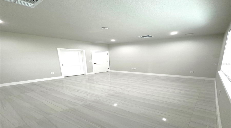 DAVENPORT, Florida 33837, 3 Bedrooms Bedrooms, ,2 BathroomsBathrooms,Residential,For Sale,NORTH,0,MFRO6422294