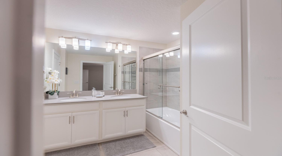 KISSIMMEE, Florida 34746, 4 Bedrooms Bedrooms, ,3 BathroomsBathrooms,Residential,For Sale,LULLABY,0,MFRO6427208