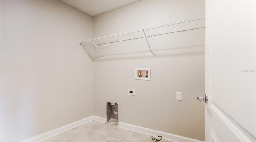 KISSIMMEE, Florida 34746, 4 Bedrooms Bedrooms, ,2 BathroomsBathrooms,Residential,For Sale,CRESCENT MOON,0,MFRC7528790