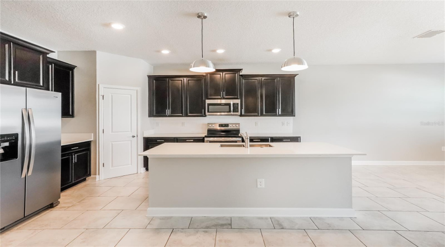 KISSIMMEE, Florida 34746, 4 Bedrooms Bedrooms, ,2 BathroomsBathrooms,Residential,For Sale,CRESCENT MOON,0,MFRC7528790