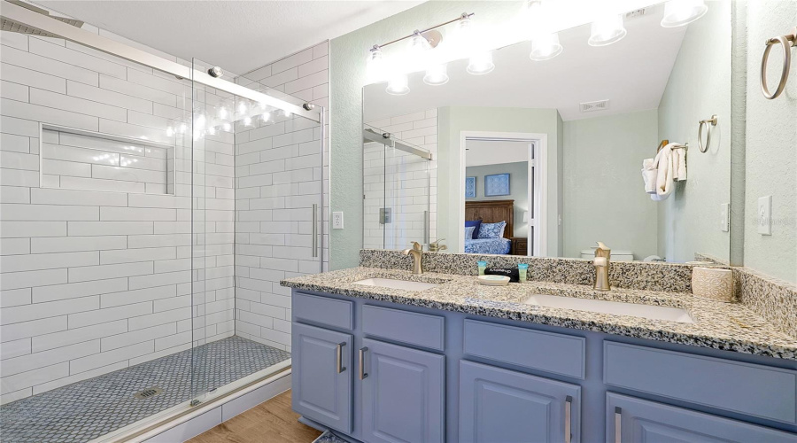 En Suite Bathroom