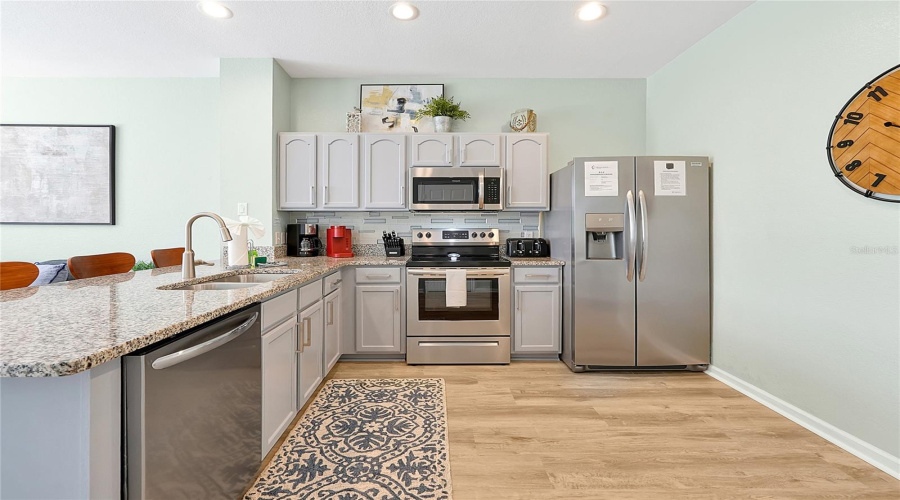 Full Modern Kitchen