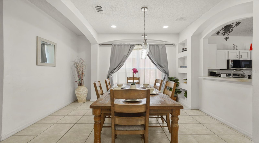 KISSIMMEE, Florida 34746, 7 Bedrooms Bedrooms, ,5 BathroomsBathrooms,Residential,For Sale,SEASONS,0,MFRS5153638