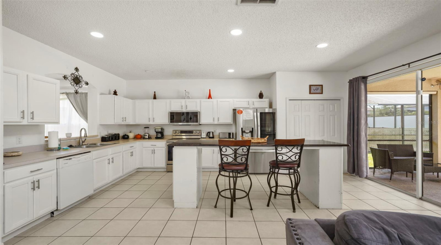 KISSIMMEE, Florida 34746, 7 Bedrooms Bedrooms, ,5 BathroomsBathrooms,Residential,For Sale,SEASONS,0,MFRS5153638