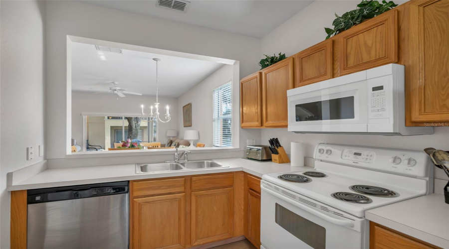 DAVENPORT, Florida 33897, 4 Bedrooms Bedrooms, ,3 BathroomsBathrooms,Residential,For Sale,CALABRIA,0,MFRO6426612