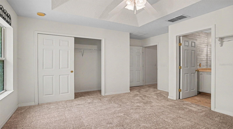 KISSIMMEE, Florida 34747, 3 Bedrooms Bedrooms, ,3 BathroomsBathrooms,Residential,For Sale,LONG ISLAND DR,0,MFRO6418351