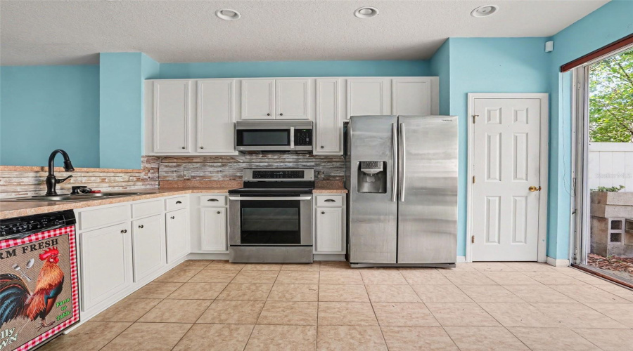 KISSIMMEE, Florida 34747, 3 Bedrooms Bedrooms, ,3 BathroomsBathrooms,Residential,For Sale,LONG ISLAND DR,0,MFRO6418351