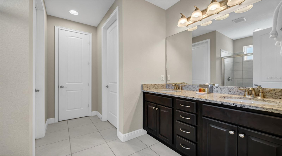 KISSIMMEE, Florida 34747, 6 Bedrooms Bedrooms, ,6 BathroomsBathrooms,Residential,For Sale,GRABEN,0,MFRS5154383