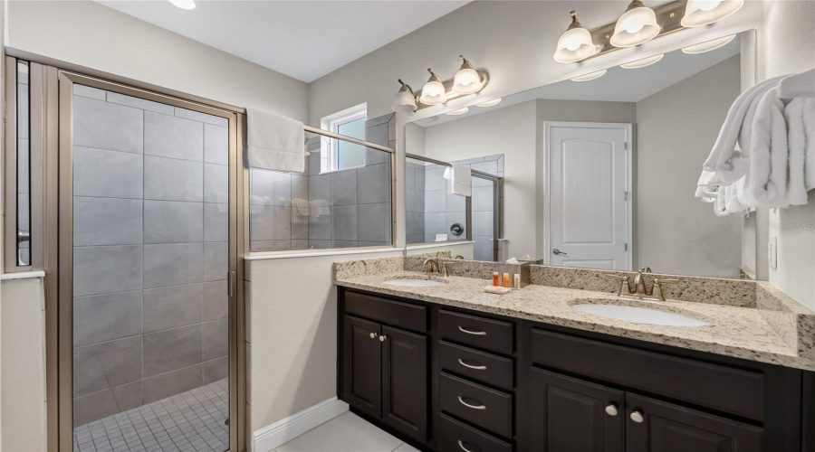 KISSIMMEE, Florida 34747, 6 Bedrooms Bedrooms, ,6 BathroomsBathrooms,Residential,For Sale,GRABEN,0,MFRS5154383