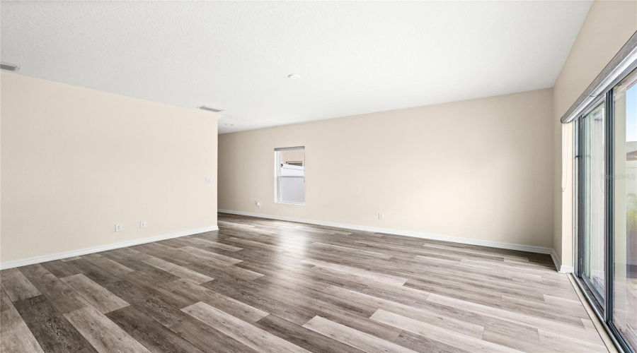 DAVENPORT, Florida 33837, 4 Bedrooms Bedrooms, ,2 BathroomsBathrooms,Residential,For Sale,ANNA,0,MFRO6426667