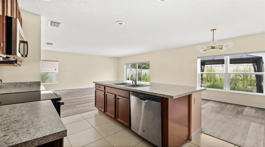 DAVENPORT, Florida 33837, 4 Bedrooms Bedrooms, ,2 BathroomsBathrooms,Residential,For Sale,ANNA,0,MFRO6426667