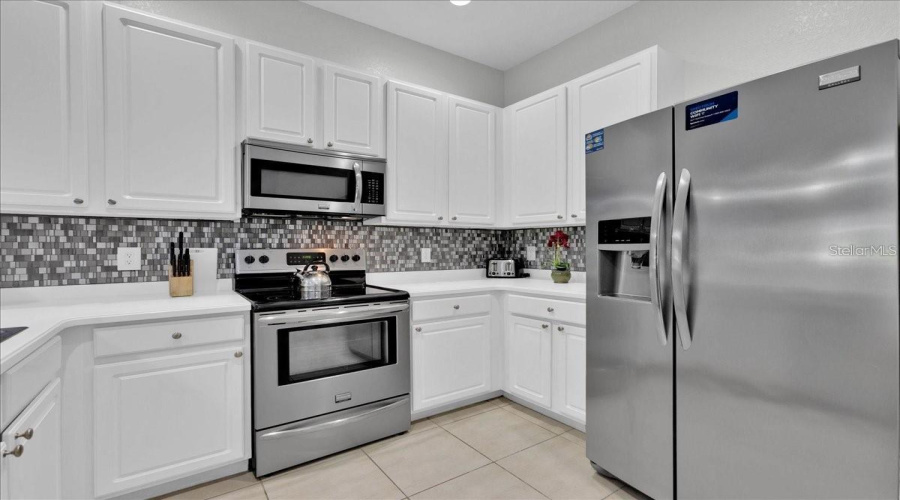 DAVENPORT, Florida 33897, 3 Bedrooms Bedrooms, ,2 BathroomsBathrooms,Residential,For Sale,ROGUES RETREAT,0,MFRO6427908