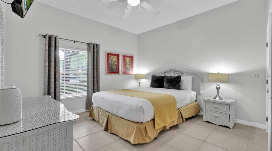 DAVENPORT, Florida 33897, 3 Bedrooms Bedrooms, ,2 BathroomsBathrooms,Residential,For Sale,ROGUES RETREAT,0,MFRO6427908
