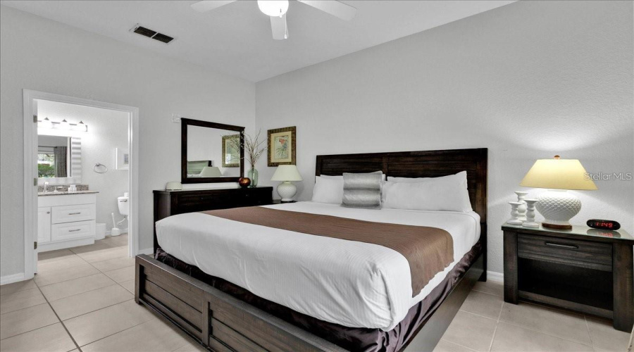 DAVENPORT, Florida 33897, 3 Bedrooms Bedrooms, ,2 BathroomsBathrooms,Residential,For Sale,ROGUES RETREAT,0,MFRO6427908