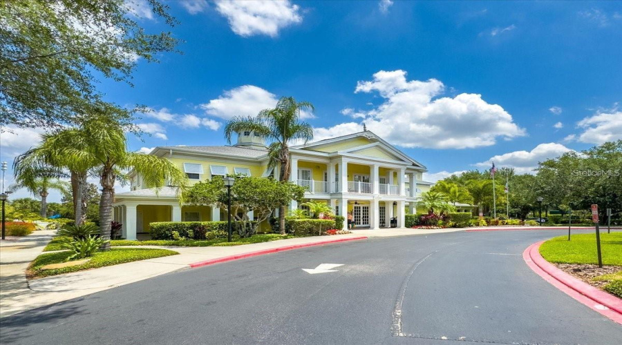 DAVENPORT, Florida 33897, 3 Bedrooms Bedrooms, ,2 BathroomsBathrooms,Residential,For Sale,ROGUES RETREAT,0,MFRO6427908