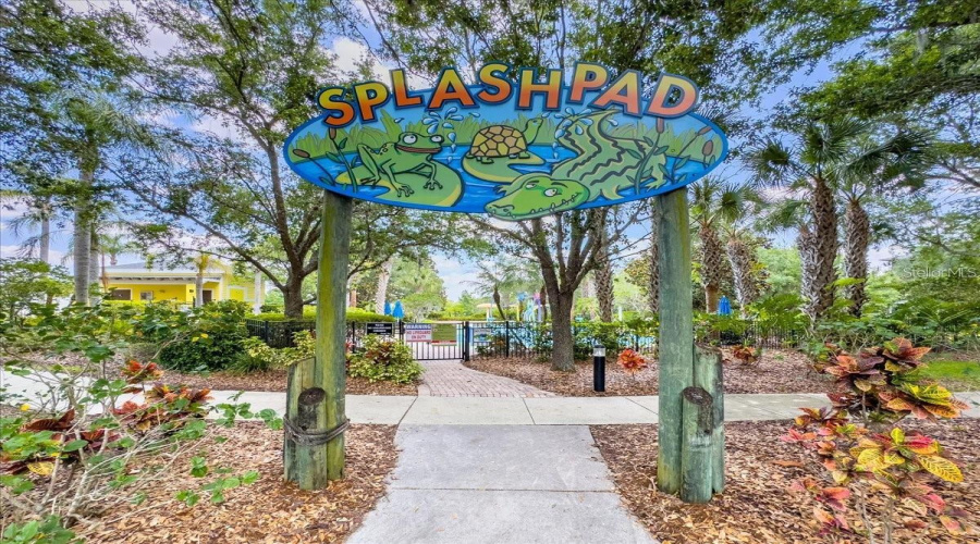 DAVENPORT, Florida 33897, 3 Bedrooms Bedrooms, ,2 BathroomsBathrooms,Residential,For Sale,ROGUES RETREAT,0,MFRO6427908