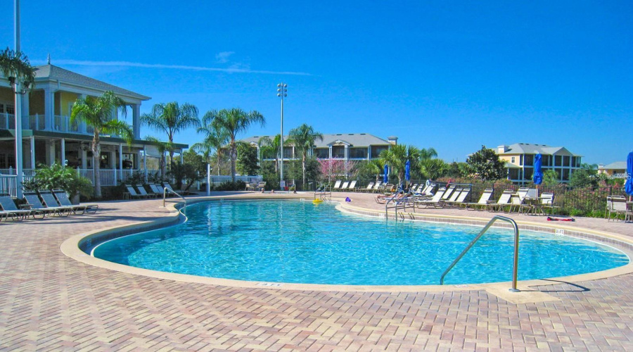 DAVENPORT, Florida 33897, 3 Bedrooms Bedrooms, ,2 BathroomsBathrooms,Residential,For Sale,ROGUES RETREAT,0,MFRO6427908