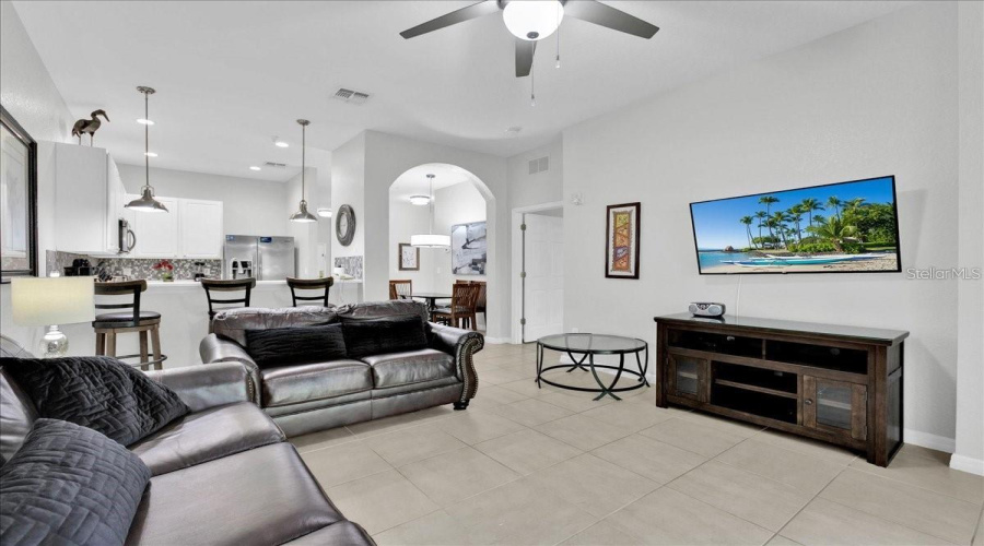 DAVENPORT, Florida 33897, 3 Bedrooms Bedrooms, ,2 BathroomsBathrooms,Residential,For Sale,ROGUES RETREAT,0,MFRO6427908