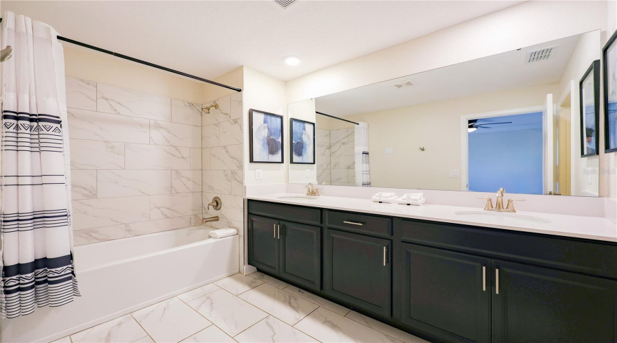 DAVENPORT, Florida 33896, 5 Bedrooms Bedrooms, ,4 BathroomsBathrooms,Residential,For Sale,CHALLENGE,0,MFRO6427913