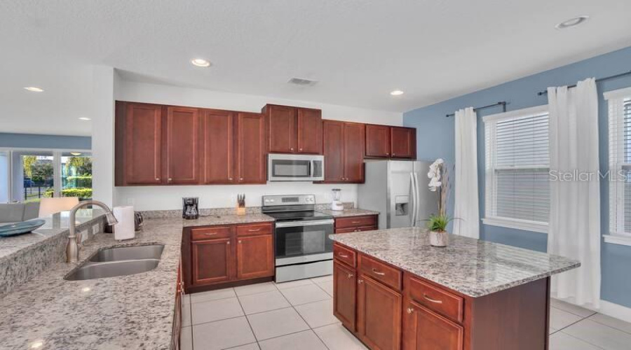 KISSIMMEE, Florida 34747, 6 Bedrooms Bedrooms, ,6 BathroomsBathrooms,Residential,For Sale,PENDANT,0,MFRO6427714