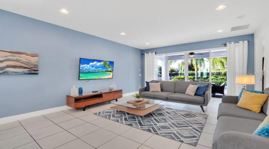 KISSIMMEE, Florida 34747, 6 Bedrooms Bedrooms, ,6 BathroomsBathrooms,Residential,For Sale,PENDANT,0,MFRO6427714