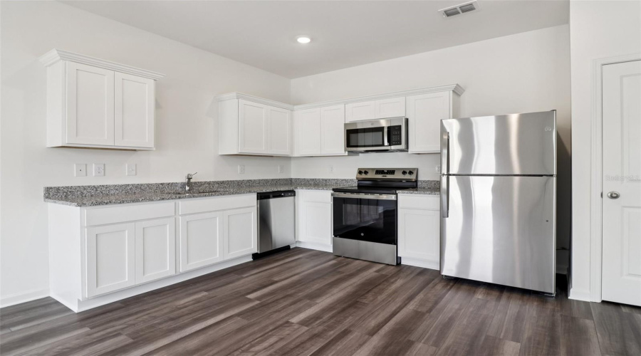 DAVENPORT, Florida 33837, 3 Bedrooms Bedrooms, ,2 BathroomsBathrooms,Residential,For Sale,SPIRE,0,MFRTB8532705