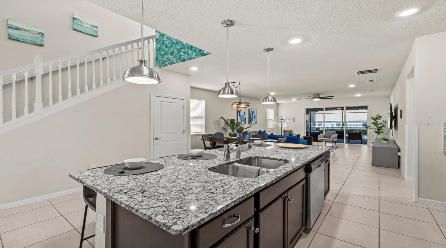 DAVENPORT, Florida 33897, 7 Bedrooms Bedrooms, ,5 BathroomsBathrooms,Residential,For Sale,LILAC,0,MFRS5154199