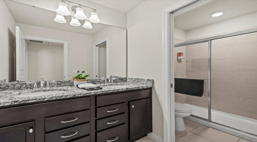 DAVENPORT, Florida 33897, 7 Bedrooms Bedrooms, ,5 BathroomsBathrooms,Residential,For Sale,LILAC,0,MFRS5154199