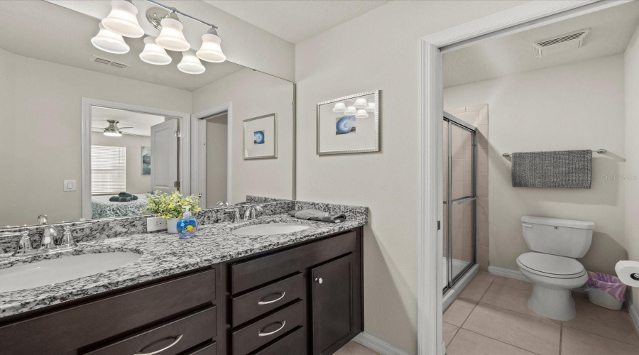 DAVENPORT, Florida 33897, 7 Bedrooms Bedrooms, ,5 BathroomsBathrooms,Residential,For Sale,LILAC,0,MFRS5154199